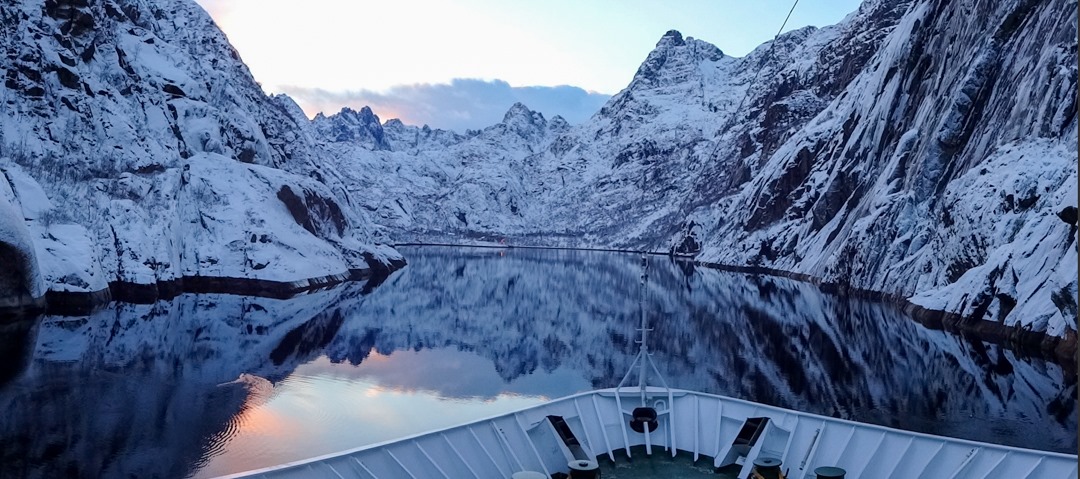 HURTIGRUTEN CRUCEROS FIORDOS NORUEGOS TROLLFJORD NORWAY CRUISES HURTIGRUTEN #Hurtigruten #NorwayFjords #FiordosNoruegos